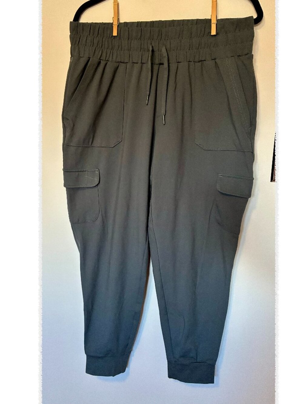 Mondetta Performance + Luxury Womens Size Large Cargo Jogger Pants Gray